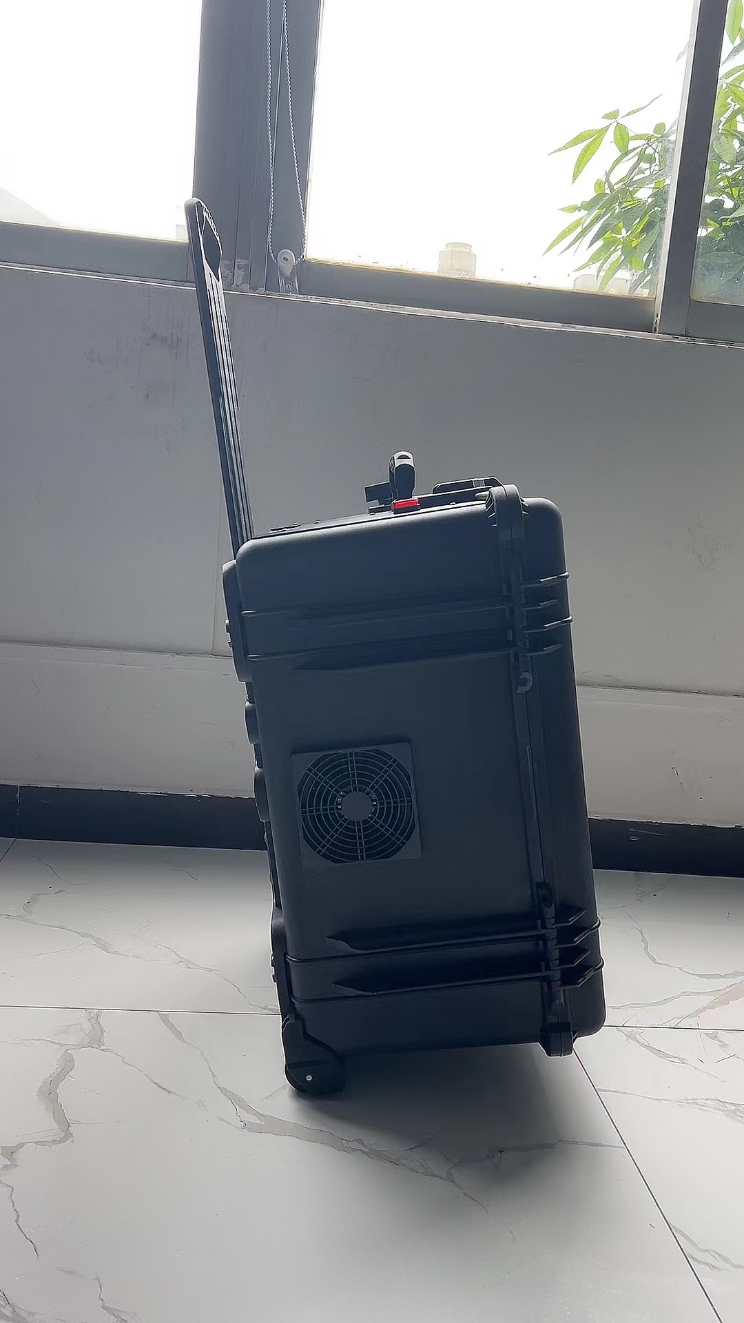 固安手拉箱型移动通信干扰器